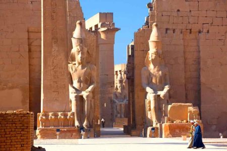 Luksor-z-Marsa Alam-Luksor wycieczka-do luksoru-z-Marsa-Alam-kolosalne-posągi-memnona-karnak-Doliny-Królów-Luxor